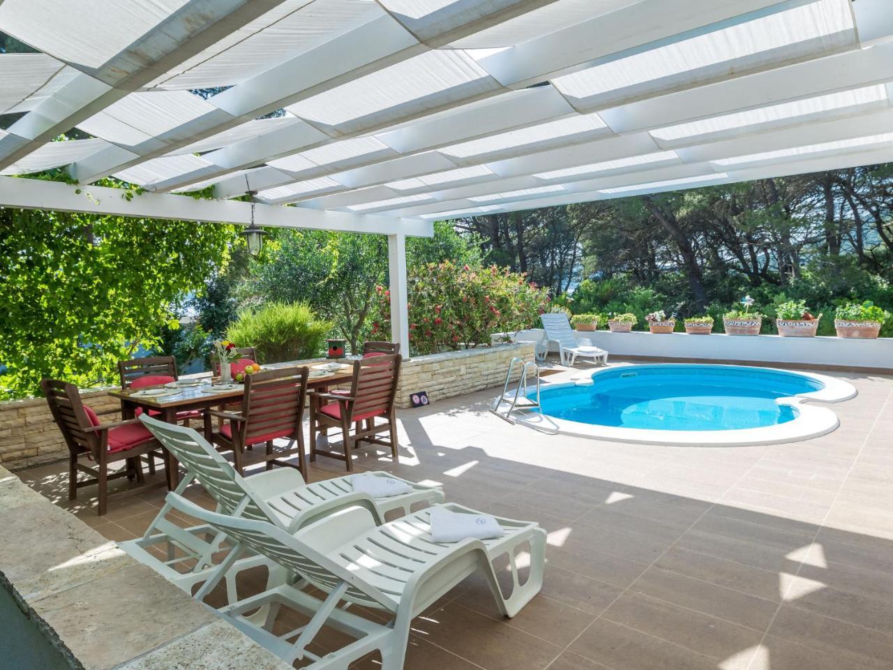 Spacious Holiday Home In Molat With Pool Brgulje Exterior photo